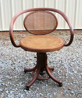 Victorian Antique Chair, Other European ''Style''