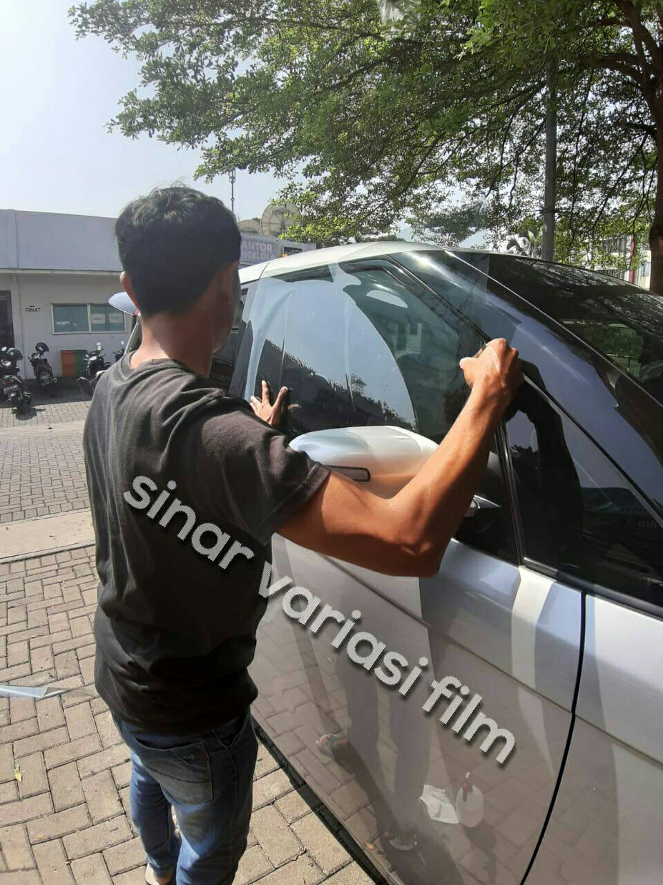 SPESIALIS KACA FILM DAN CUTTING STICKER UNTUK MOBIL DAN KACA GEDUNG KACA FILM CAKUNG KELAPA GADING KOJA 087885671604