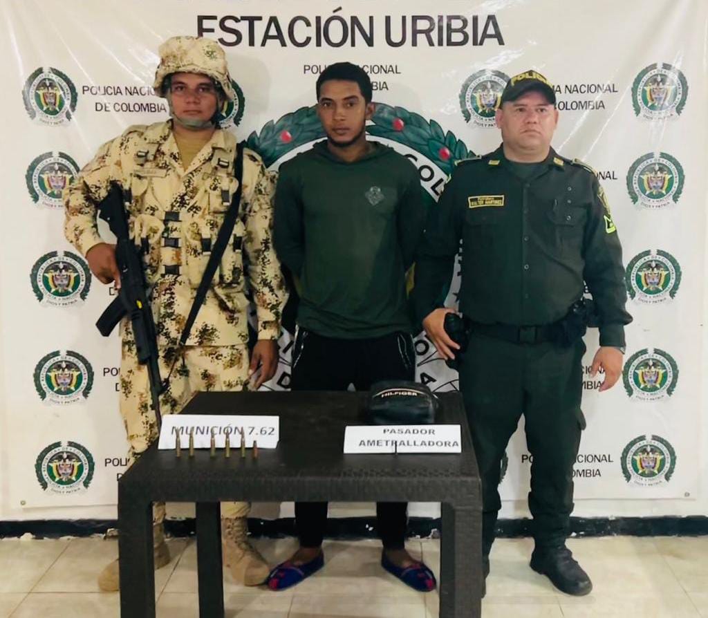 https://www.notasrosas.com/Capturan a un hombre en Uribia con un fusil, accesorios y municiones