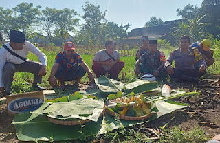 Bhabinkamtibmas Hadiri Kegiatan Sedekah Bumi Di Desa Kembangarum