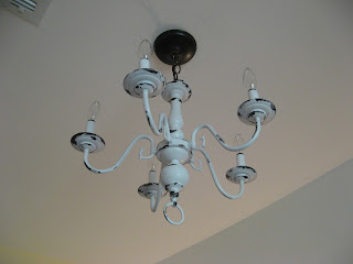 Distressed White Mini Chandelier - Vaseline Technique