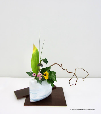 Ikebana-jiyuka-freestyle-wabisabi-escoladikebana