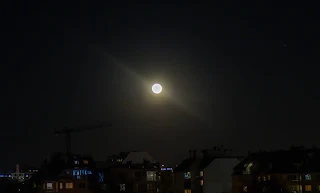 supermoon photo in April 2020