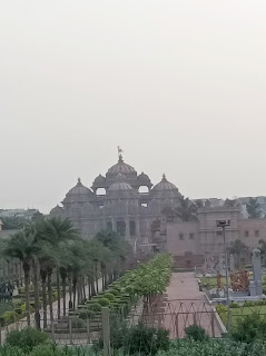 Exploring Red Fort to Akshardham Temple on Motorcycle