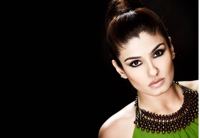 Raveena Tandon HD Wallpaper