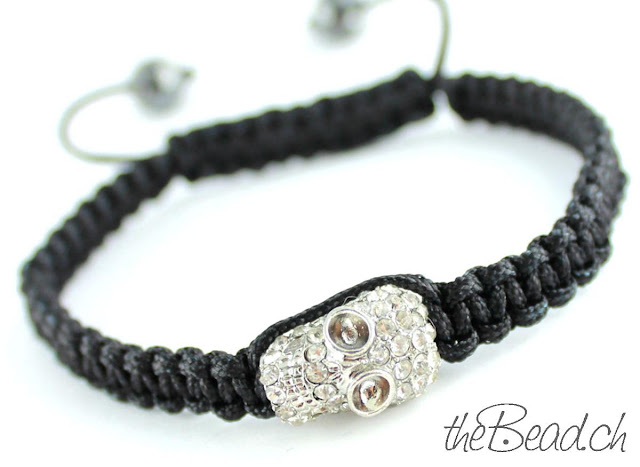 Shamballa Makramee Totenkopf Silber