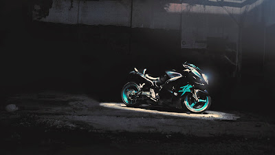 suzuki-gsxr-hayabusa-sportbike-photo-wallpaper