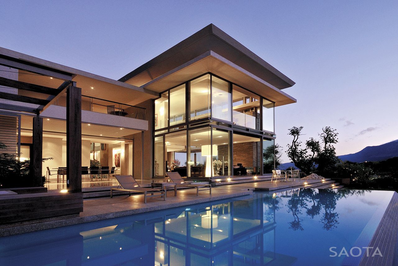 Montrose House pool area, modern villa by SAOTA, Cape Town, South ...