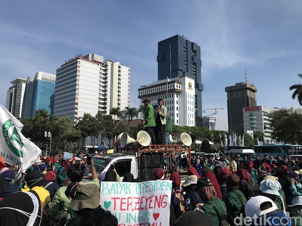 Demo di Patung Kuda, Ketua BEM UGM: Kita tak Ingin Dihianati untuk Kedua Kalinya