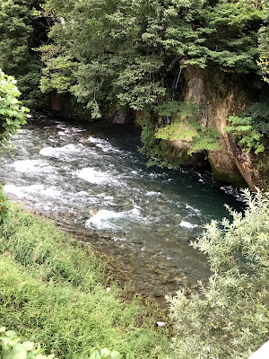 【北西に吉方位旅行】インスタ映えまちがいなしの清津峡！渓流沿いの露天風呂で生き返