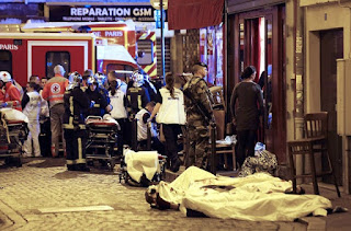 Hiện trường vụ khủng bố gây rung chuyển Paris, ít nhất 150 người chết