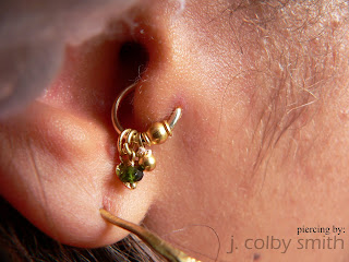 tragus piercing