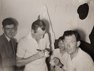 Fred Perry signing autographs