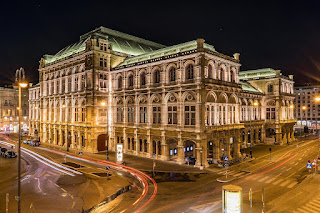 Vienna National Opera house by night