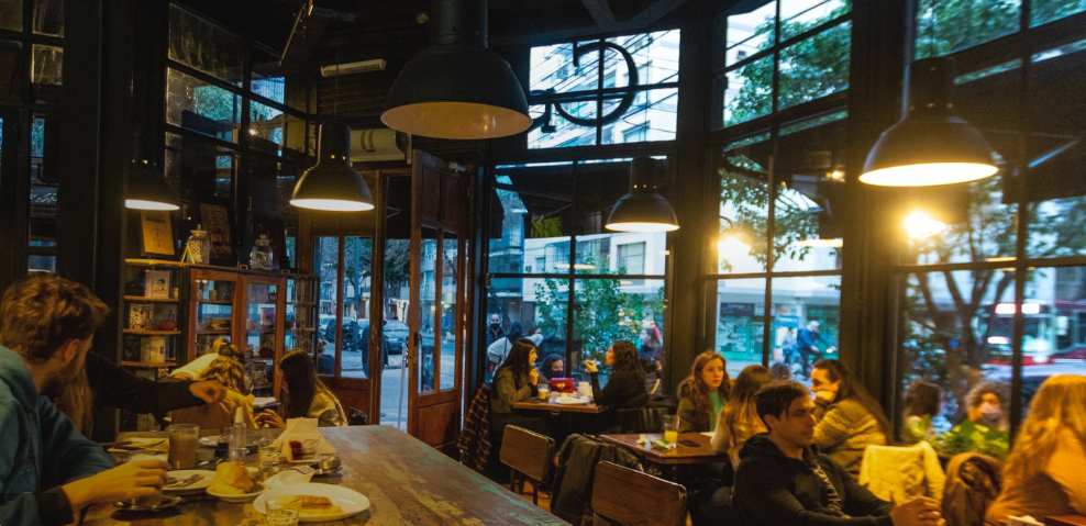 ricas medialunas en cafeteria