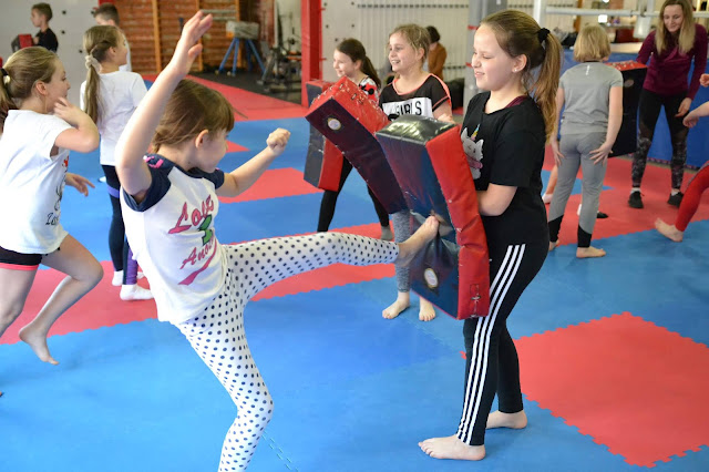 Zespół Edukacyjny nr 6 z Przylepu z wizytą w SKF "BOKSING" Zielona Góra.