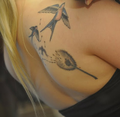 TATTOO TATUAJE COLIBRI PARA MUJER EN ESPALDA