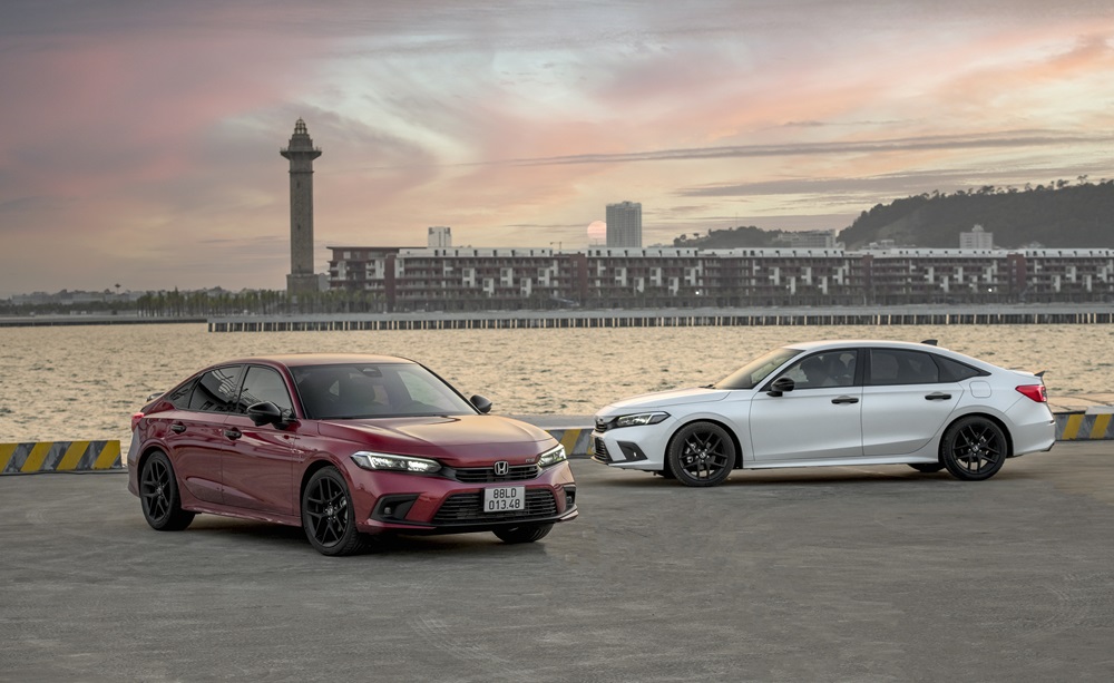 Honda Civic RS nhận được danh hiệu "Xe được yêu thích nhất phân khúc xe gầm thấp 750 triệu - 1 tỷ"