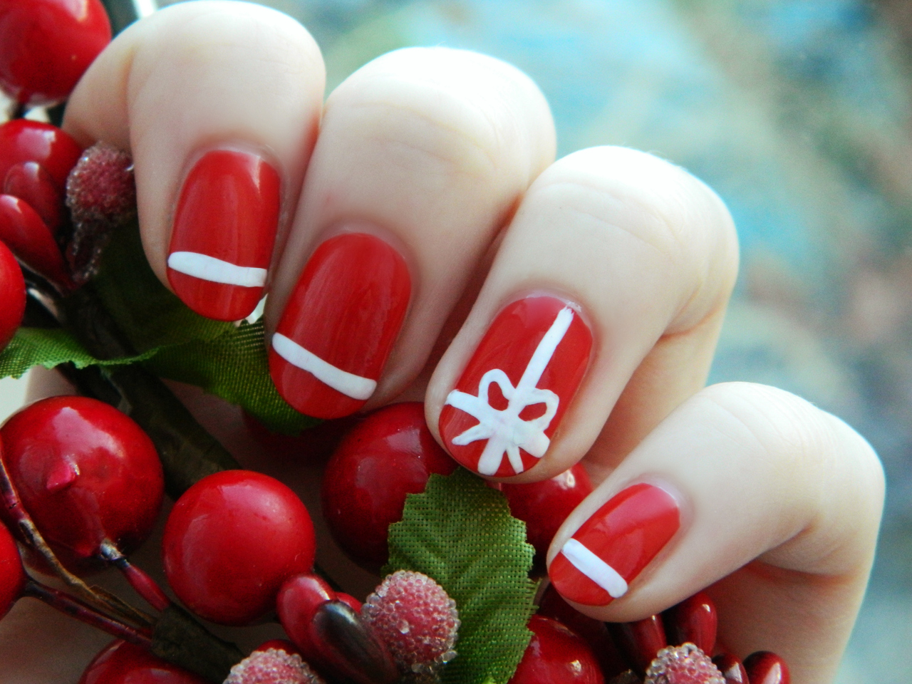 78 Christmas Nail Art Stock Photos, High-Res Pictures, and Images - Getty  Images