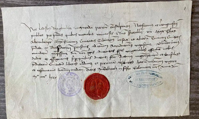 Μια επιστολή που γράφτηκε από τον Βλαντ τον Δράκουλα το 1475 προς τους κατοίκους του Sibiou που τους ενημέρωνε ότι θα έμενε στην πόλη τους. [Credit: Gleb Zilberstein]