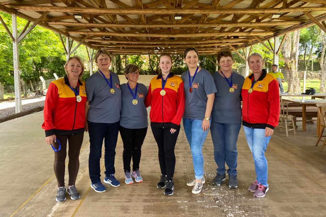 Mulheres do Eisstocksport do Brasil competem no Torneio Individual por equipes
