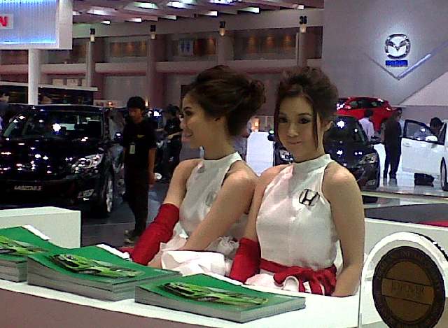On the first wonderful day of the Bangkok Motor Show elegant Chevrolet is 