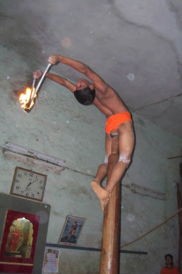 Mallakhamb - Extreme Indian Pole Dancing Seen On www.coolpicturegallery.net