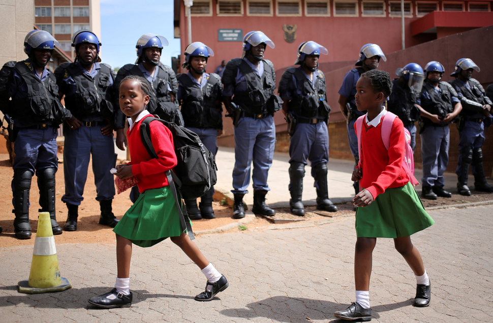 30 Beautiful Pictures Of Girls Going To School Around The World - South Africa