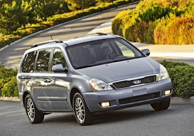 2011 Kia Sedona in gray color