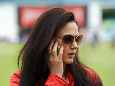 preity zinta kiss. Preity Zinta who will be seen