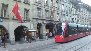 Ada lagi yang menarik untuk melepas lelah dan menikmati keindahan kota bern. Anda bisa mengunjungi café dan museum einstein. Ya, inilah tempat tinggal Albert Einstein.