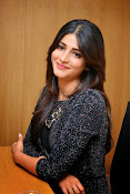 Shruti Haasan Glam pics-thumbnail-38