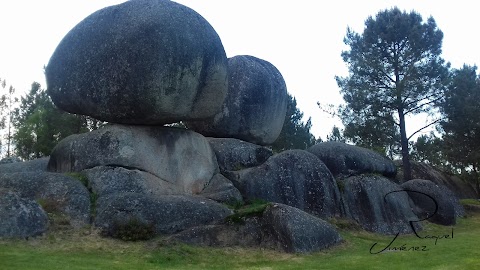 PENAS DE RODAS. EQUILIBRIO EN LA NATURALEZA.