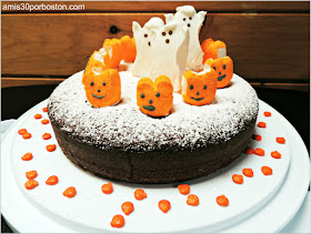 Pastel de Chocolate con Harina de Almendras y Frambuesas para Halloween