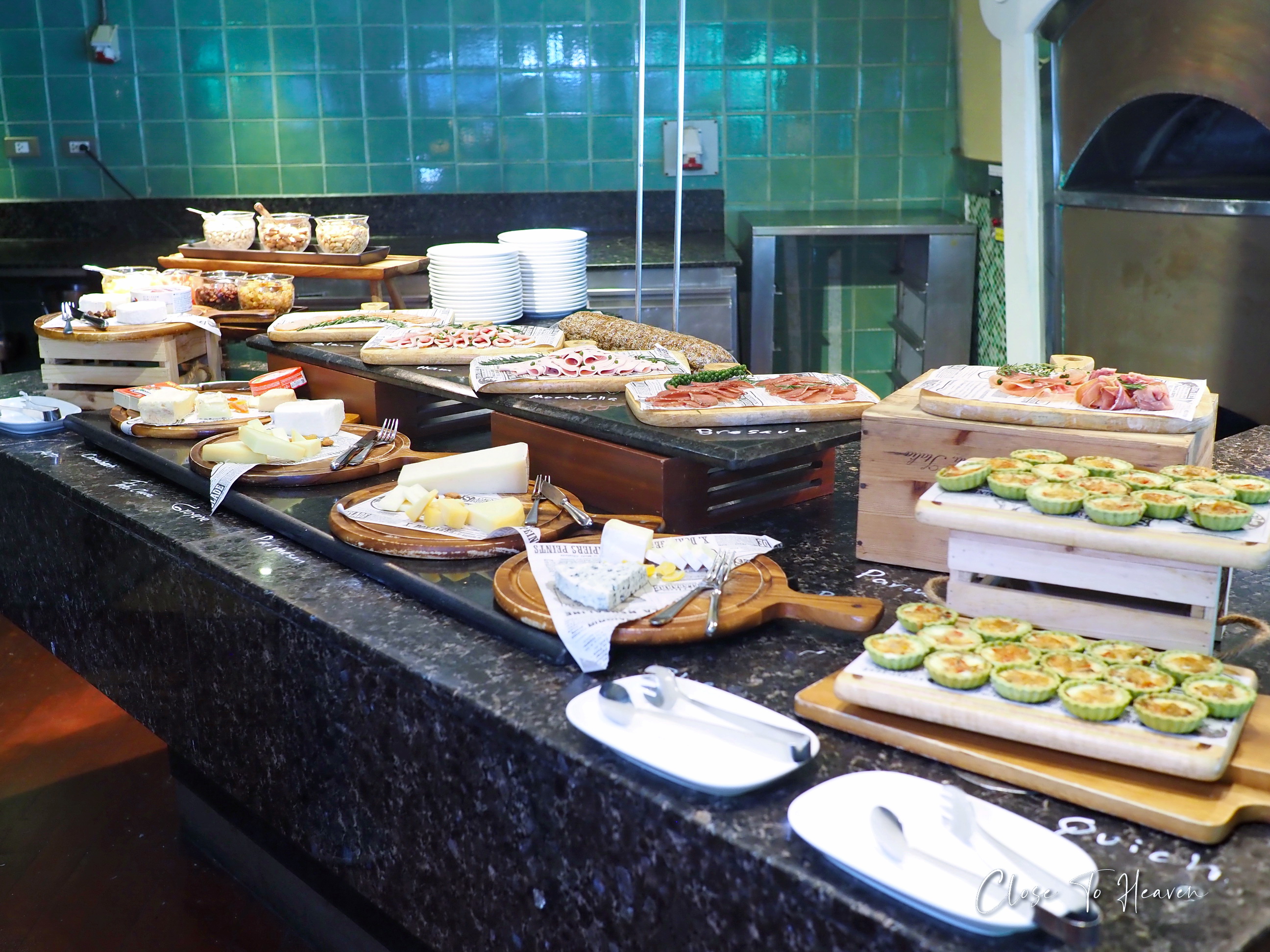 Sunday Brunch Buffet | Royal Orchid Sheraton