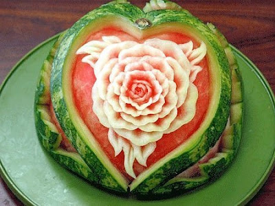 Watermelon carving art - seen at style-photos-pictures.blogspot.com