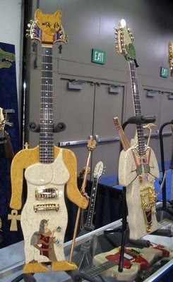 strange guitars.Design Gitar Yang Menarik Dan Unik