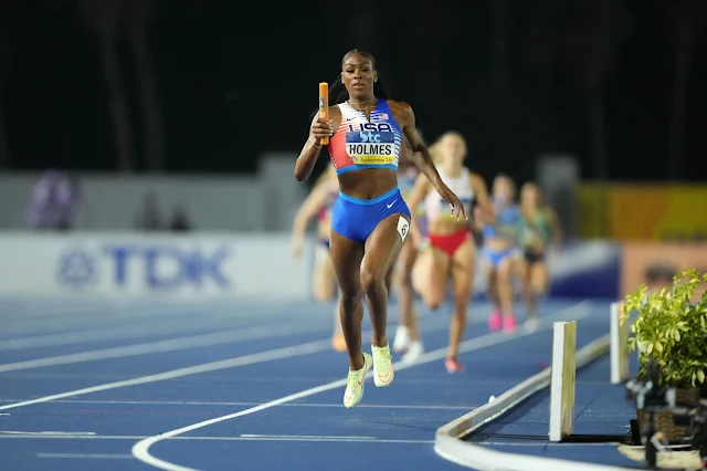 May 5, 2024; Nassau, Bahamas; Alexis Holmes runs the anchor leg on the United States women's 4 x 400m relay that won in 3:21.70 during the World Athletics Relays at Thomas A. Robinson National Stadium. Mandatory Credit: Kirby Lee-USA TODAY Sports  Kirby Lee