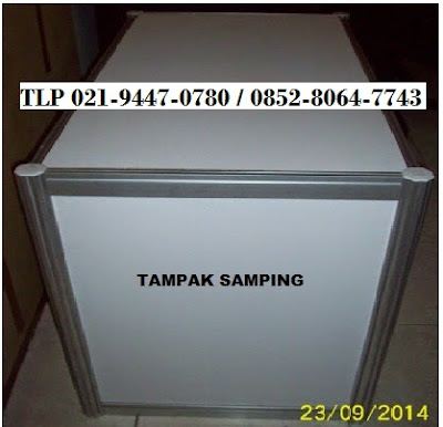 MEJA PARTISI PAMERAN TAMPAK SAMPING