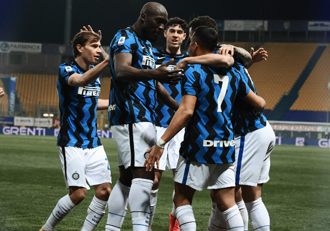 Inter in fuga: vince a Parma e va a +6 sul Milan