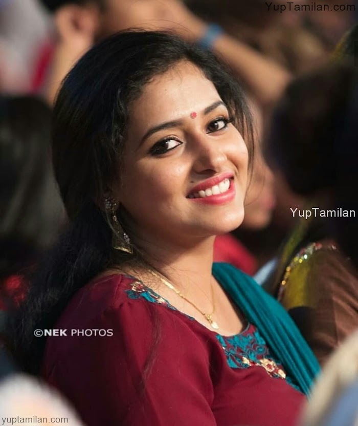 Anu Sithara Photos and Pictures-Hot Image stills