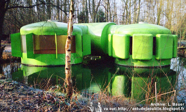 Habitat de Loisirs industrialisé, transformable, combinatoire et extensible (et flottant) - floating house  Architecte: Jacques Beufé en collaboration avec J.P. Lewerer, B. Gilet, M. Menager  Projet: 1970  Prototype: 1972