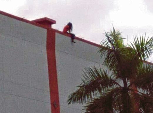 PANIK !! Isteri Buat “Drama” Mahu Terjun Kuantan Parade