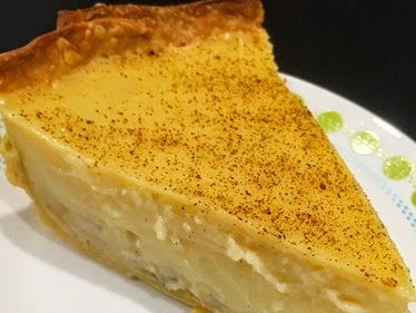 EASY Banana + Custard Pie {Recipe} + Pyrex is 100 {Giveaway CLOSED}
