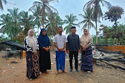 Tim Pemenangan H Sulaiman Tole Kunjungi dan Menyerahkan Bantuan Kepada Korban Kebakaran Rumah di Peudawa Aceh Timur