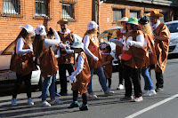 bajada de disfraces de las fiestas de Lutxana