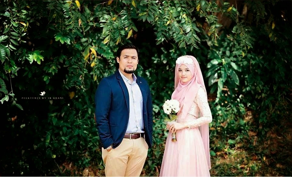 Foto pertunangan Dr Fatin Liyana - Dr Anwar Fazal