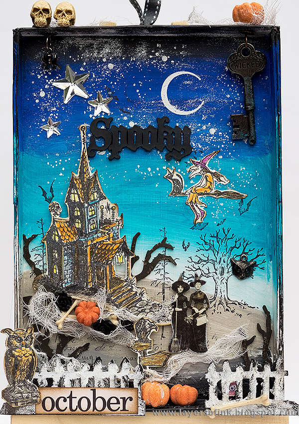 Layers of ink - Halloween Shadow Box Tutorial by Anna-Karin with Tim Holtz stamps and idea-ology