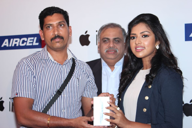 Amala Paul IPhone Luch Photos