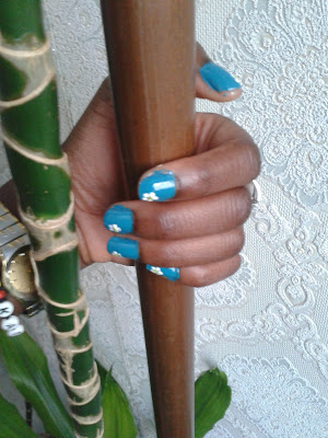 nail art fleur, nail art bleu